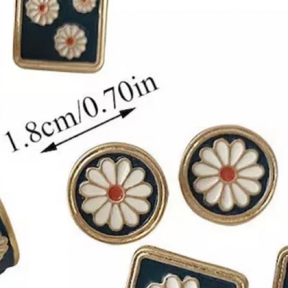 Gold plated round flower earrings - Picture 4 of 4